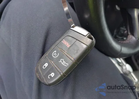 2019 Chrysler 300 Limited z USA, uszkodzony, nr VIN 2C3CCAEG6KH585587